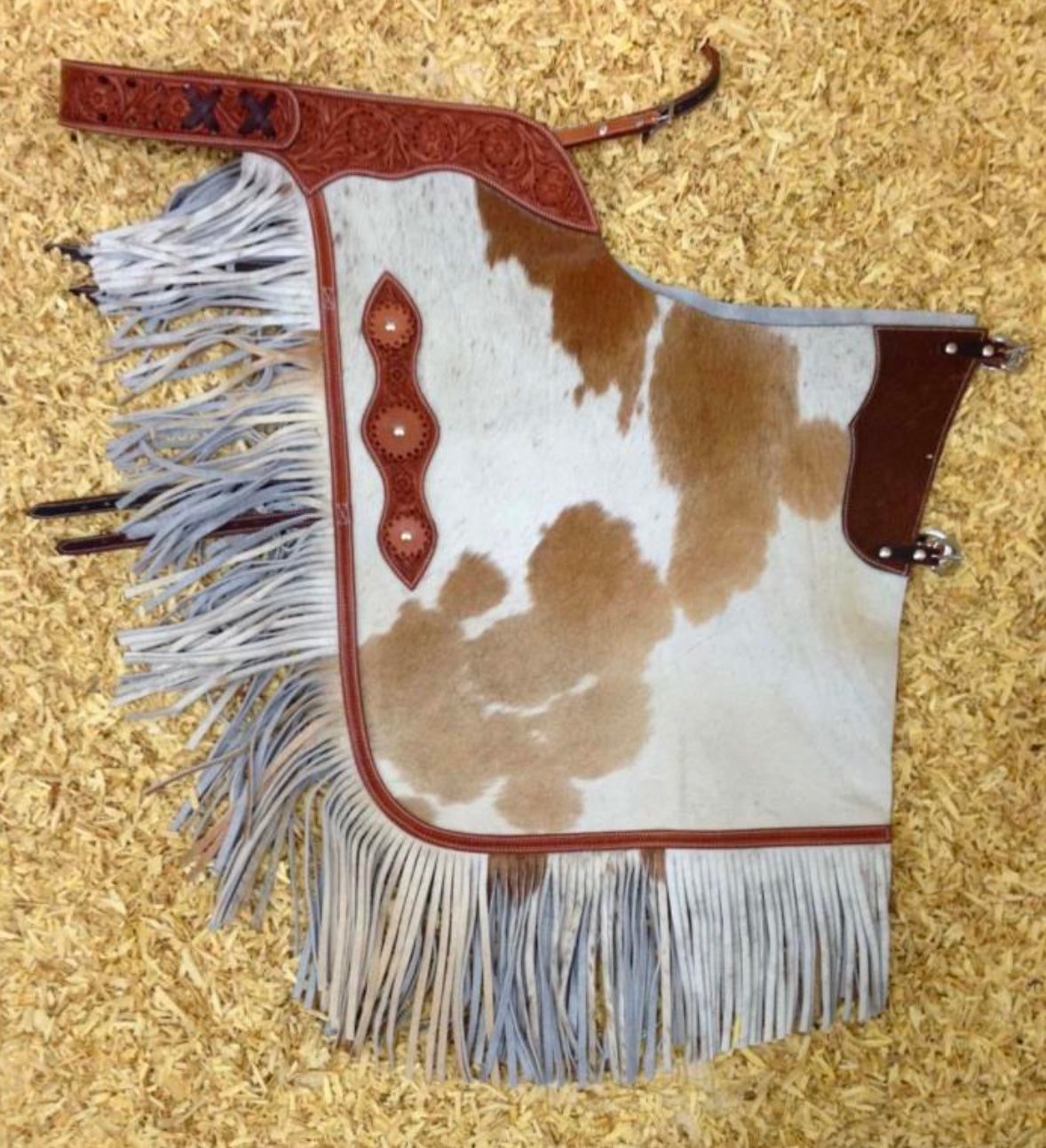 Western Chink Chaps KUHFELL mit Conchos