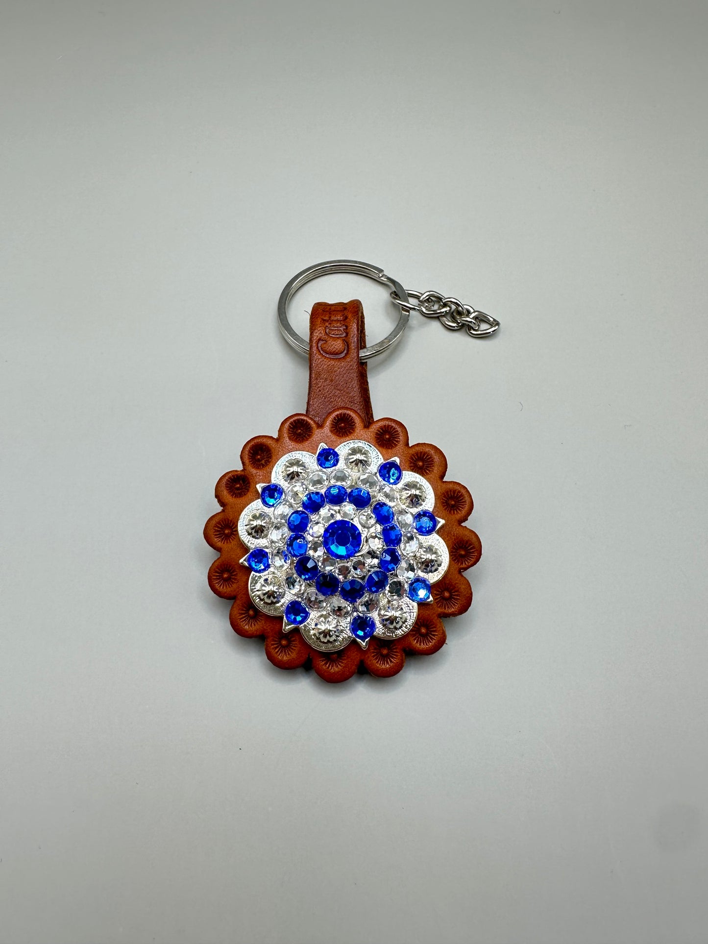 Schlüsselanhänger Chestnut mit Concho silber/blau - Western-Style