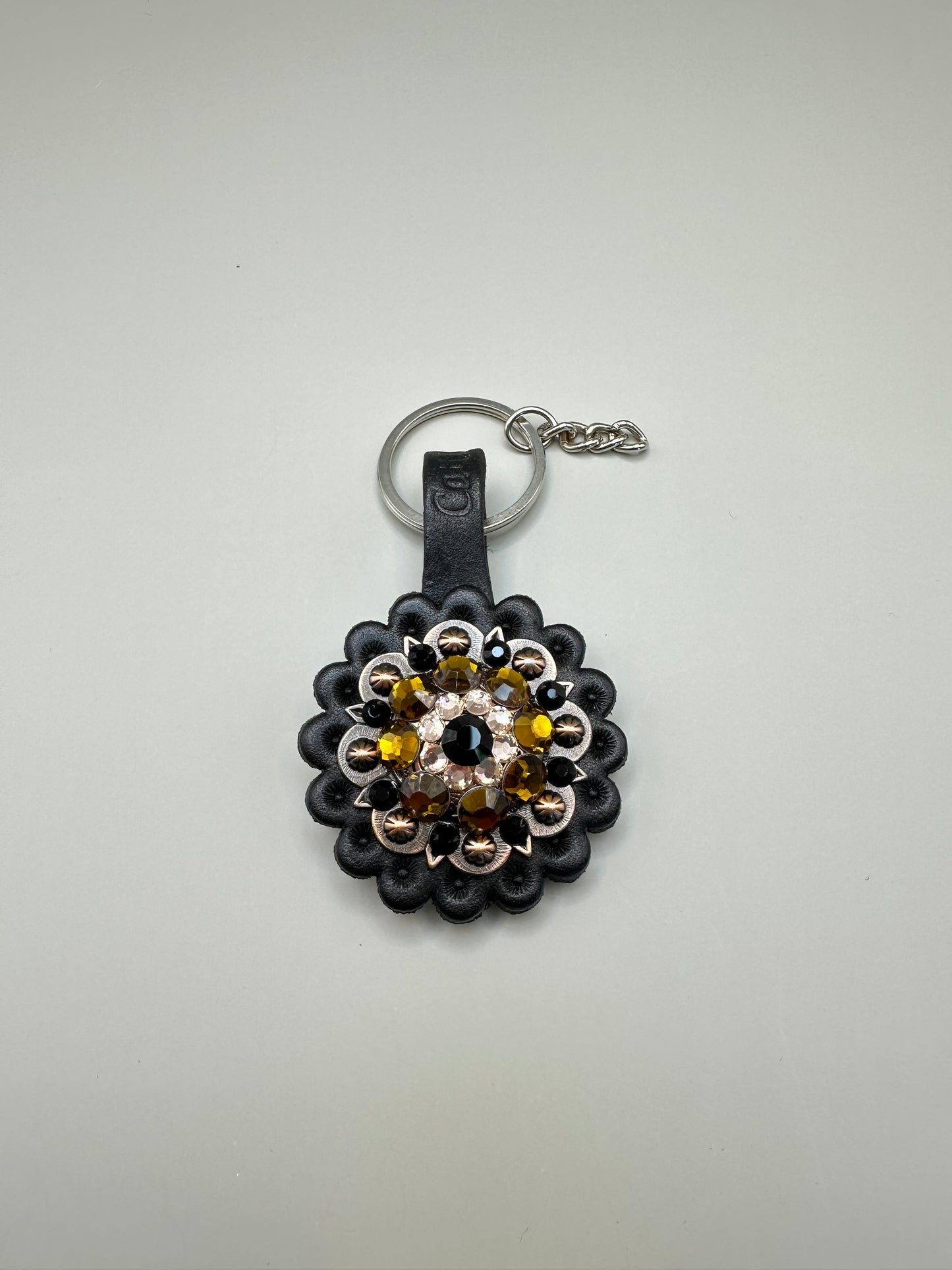 Schlüsselanhänger Black mit Concho kupfer/gold - Western-Style